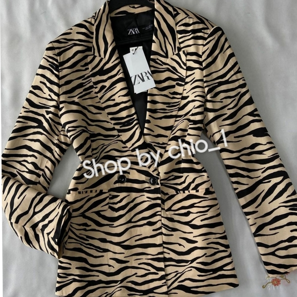 Zara ANIMAL PRINT SATIN EFFECT BLAZER zebra bloggers Favorite - Picture 15 of 16